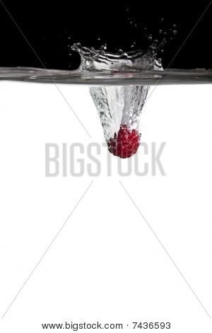 framboise dans l'eau