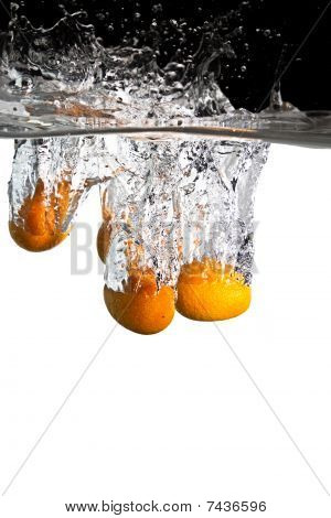 kumquats dans l'eau
