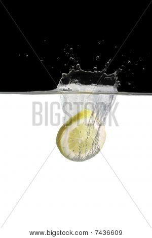 Citron dans l'eau
