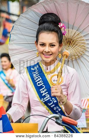 Chiang Mai, Thailand-january 17 : 32Th Anniversary Bosang Umbrella Festival,women In Traditional Cos