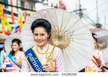 Chiang Mai, Thailand-january 17 : 32Th Anniversary Bosang Umbrella Festival,women In Traditional Cos