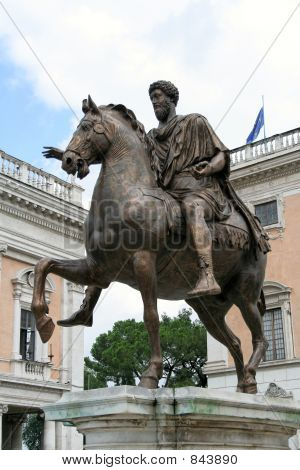 Statua equestre di romano antico
