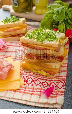 Reuben Sandwich With Cabbage, Beef And Spicy Dressing