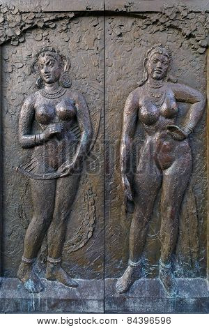 Low Relief at the Gate of Isshinji Temple in Osaka
