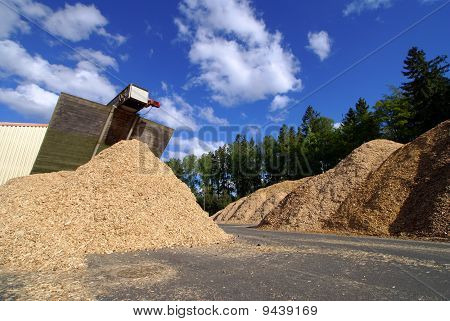 Impianto alimentazione bio con immagazzinaggio di combustibile di legno