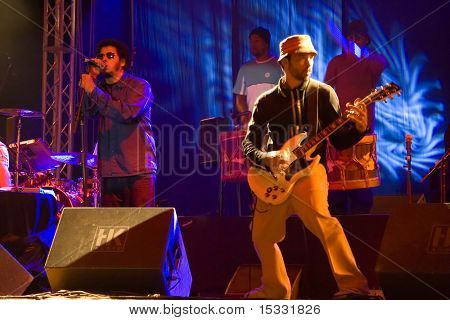 Eine brasilianische Band im Konzert in Skopje, Mazedonien
