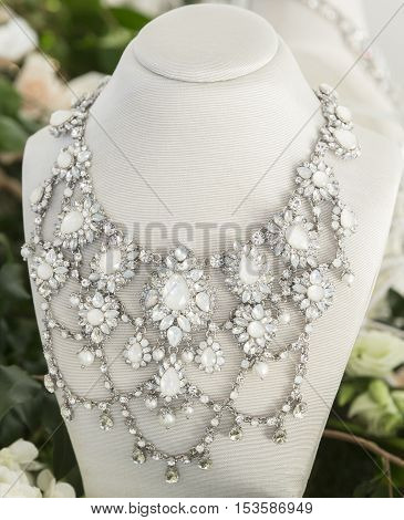 Marchesa - Fall 2017 Collection - New York Fashion Week Bridal