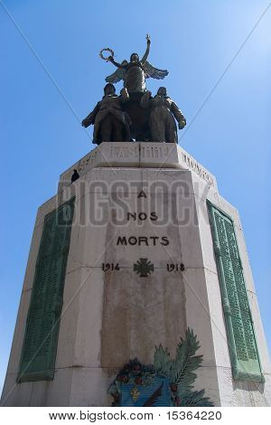 Památník obětí ve Francii.