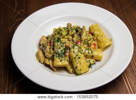 rigatoni with lamb and peppers in a creamy sauce