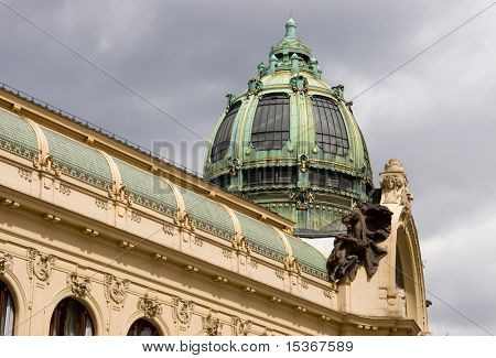 Renascence Burg Dach. Tschechien-Prag.