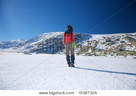 Rode Hiking vrouw terug