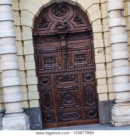 Turin - Devil Door