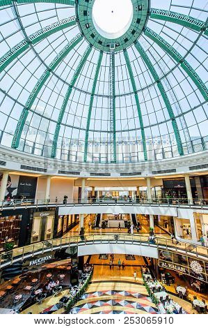 Dubai, Uae - April 07: Mall Of The Emirates Interior April 07, 2018 In Dubai, United Arab Emirates. 