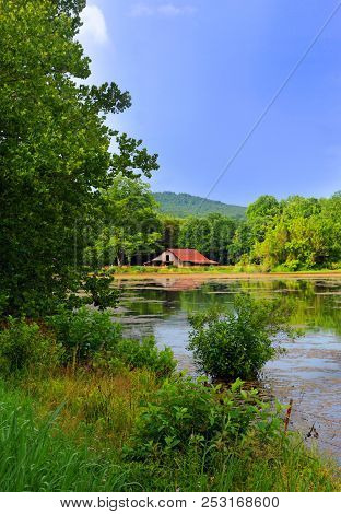 Arkansas Barn Scene
