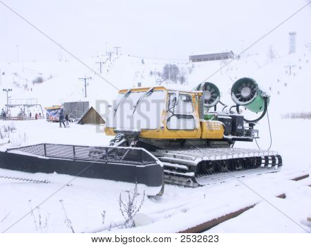 Śnieg ciągnika