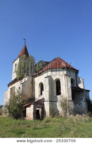 Las ruinas de la iglesia del siglo XVI