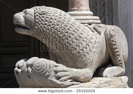 Fidenza (Parma, Emilia-Romagna, Italien) - Kathedrale, Statue