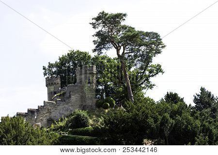 Warwick, Uk - August 05: Picture Of Warwick Castle - Mound On August 05, 2018 In Warwick, Warwickshi
