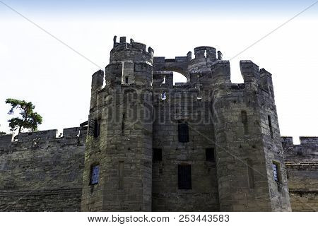 Warwick, Uk - August 05: Picture Of Warwick Castle - Gate Tower / Gatehouse On August 05, 2018 In Wa
