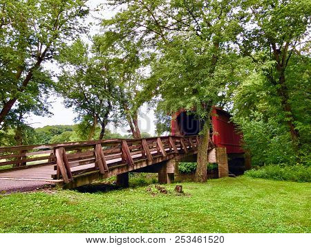 Sugar Creek Bridge Along Historic Route 66, Glenarm, Illinois, Usa