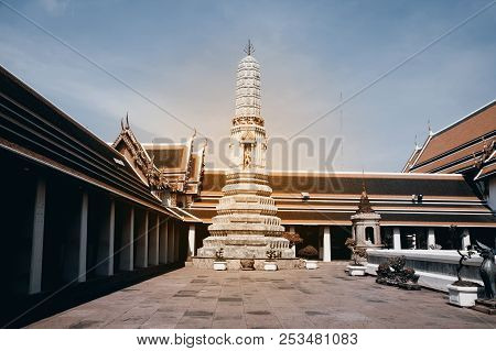 Bangkok,thailand - April 15,2018 : Wat Phra Chetupon Vimol Mongkolam Ratchaworaviharn Is Considered 