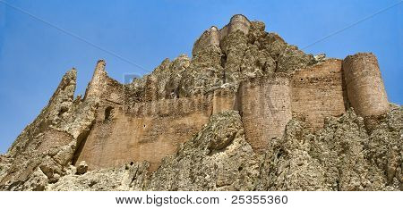 Antica fortezza selgiuchide In Turchia orientale
