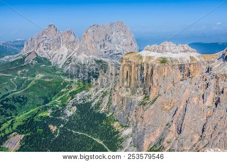 View To Punta Grohmann, Cinquue Dita, Sasso Lungo, Piz Ciavaces From Sass Pordoi, Dolomiten, Italia,