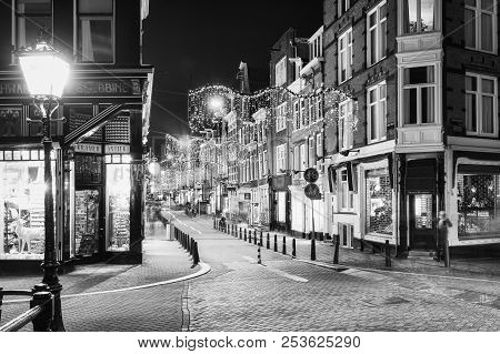 Amsterdam, The Netherlands, December 26, 2017: Black And White Photo Of The Christmas Decorated Nieu