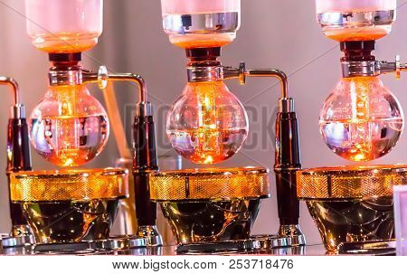 Showcase Syphon Coffee Maker By Syphonist.