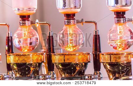 Showcase Syphon Coffee Maker By Syphonist.