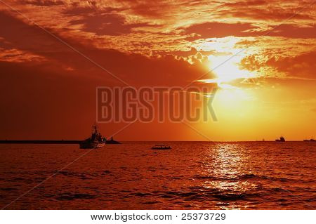 Schiff gehen Sonne
