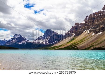 Bow Lake In Banff National Park, With Crowfoot Mountain And Crowfoot Glacier In The Background. Loca