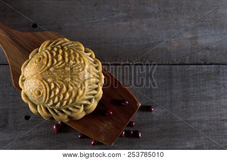 Mooncake ,the Chinese Mid Autumn Festival Food.