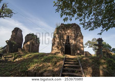 Cambodia Anlong Veng Trapeang Khmer Temple