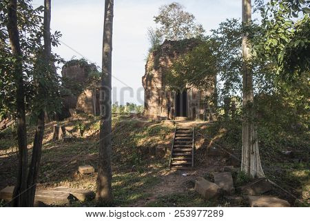 Cambodia Anlong Veng Trapeang Khmer Temple