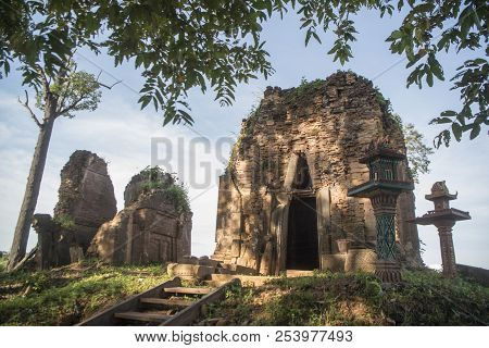 Cambodia Anlong Veng Trapeang Khmer Temple