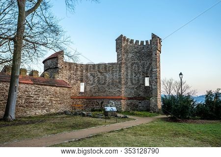 Zruc Nad Sazavou, Czech Republic - A Beautiful Gothic Castle In Zruc Nad Sazavou In Winter. Central 
