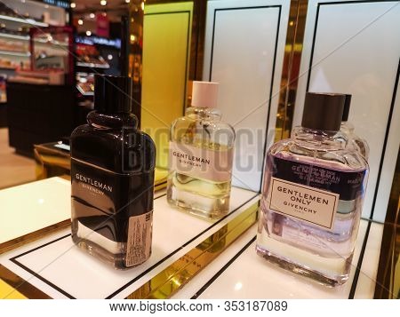 Male Aroma Of Cologne Eau De Parfum Givenchy And Gentleman Only Givenchy At Perfume And Cosmetics St