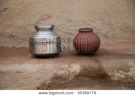 Water storage pitcher
