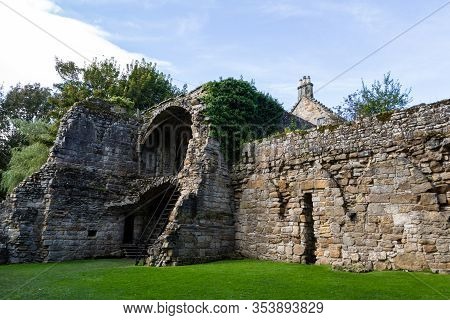 Details Of Culross Abbey