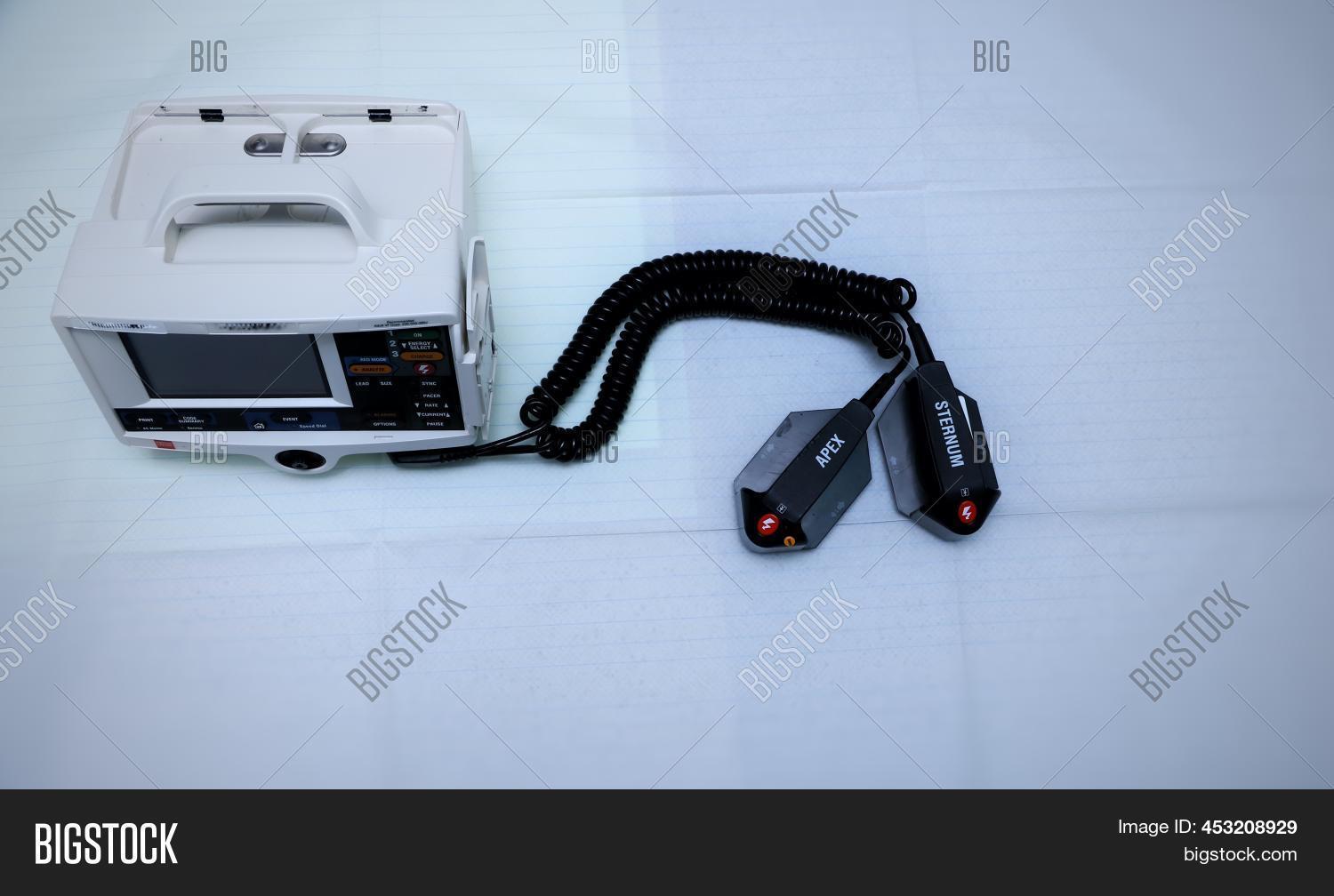 Biphasic Defibrillator Image & Photo (Free Trial) Bigstock