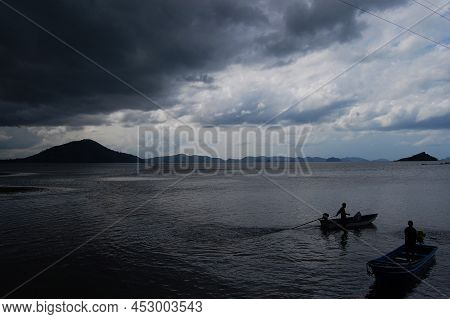Wooden Long Tail Boat For Send Recieve Travelers Thai People Eco Travel Visit Ko Phithak Island And