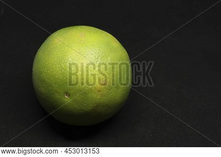 Closeup Shot Sweet Lime(citrus Fruit) Mosambi. With Background