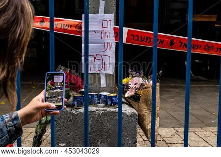 Tel Aviv, Israel - April 08, 2022 Following The Palestinian Terrorist Attack At The Ilka Bar On Dize