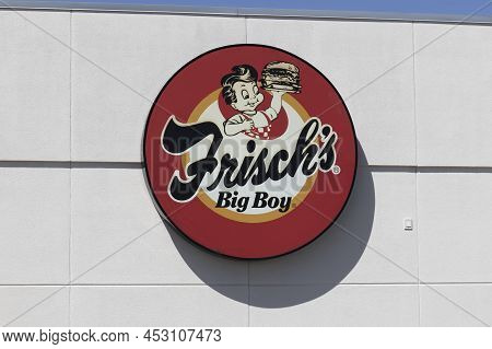 Richmond - Circa April 2022: Frisch's Big Boy Restaurant, Home Of The Big Boy Hamburger.