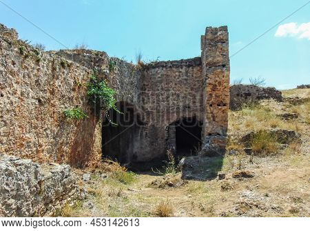 The Griva Castle Ruins, A Castle Build By Ali Pasha Tepelena With A Unique View To The Ionian Sea, T