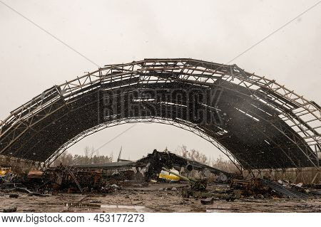 War Destroyed On Ukraine Airport By Russian Troops