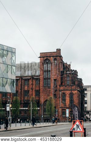 Manchester, England, Uk - 13 April, 2022 City Centre Of Manchester During Springtime. Building Of Jo