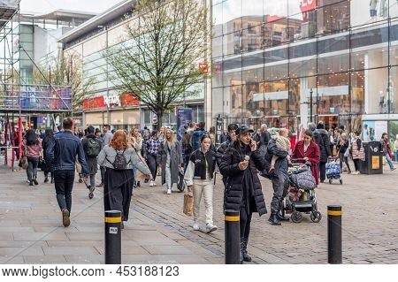 Manchester, England, Uk - 13 April, 2022 City Centre Of Manchester During Springtime. People During 
