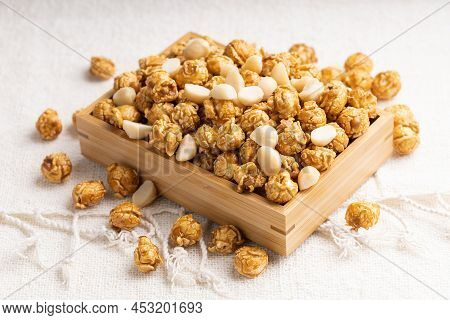 Caramel Popcorn With Macadamia Nut In Bamboo Wooden Box